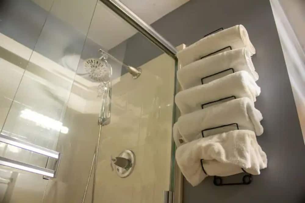 Photo of Bathroom in Garfield Ridge