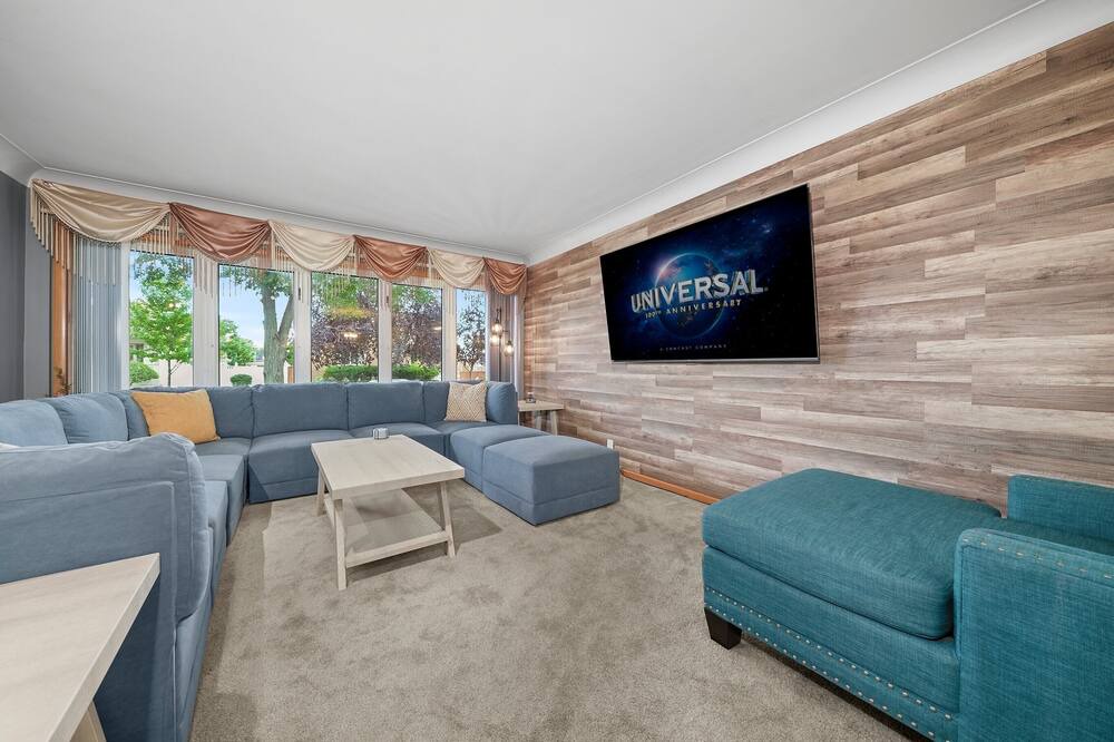 Photo of Livingroom in Garfield Ridge