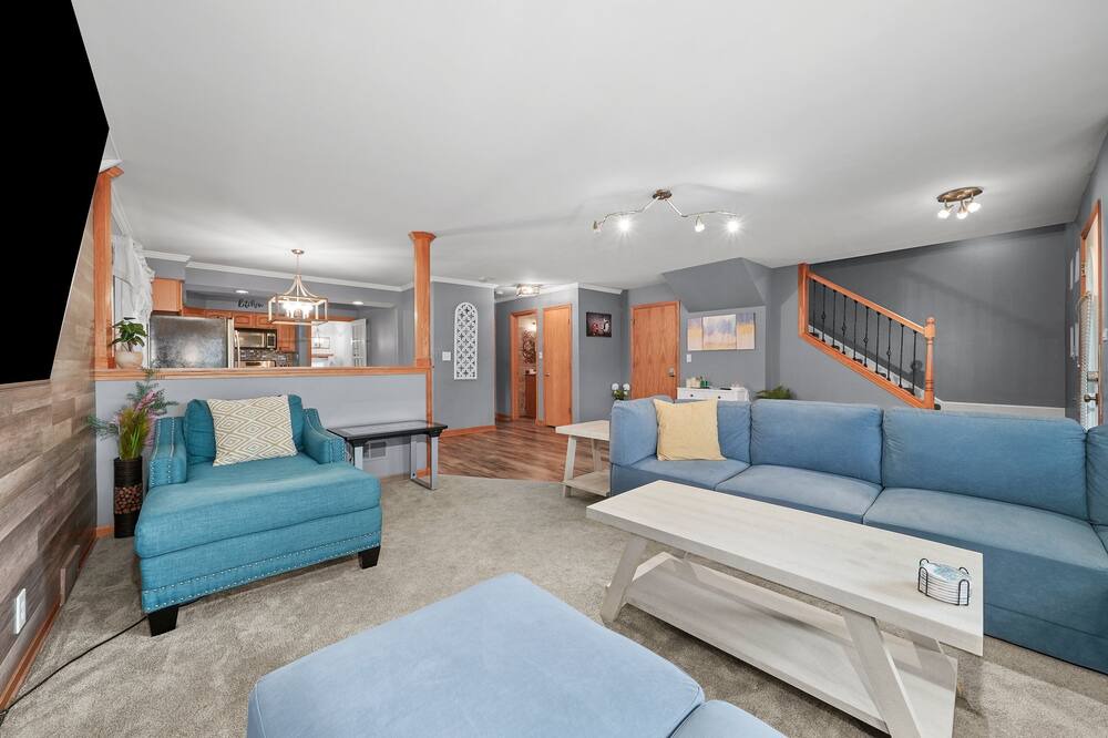 Photo of Livingroom in Garfield Ridge