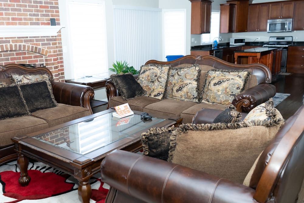 Photo of Livingroom in Bensenville