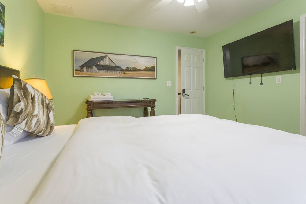 Photo of Bedroom in Bensenville