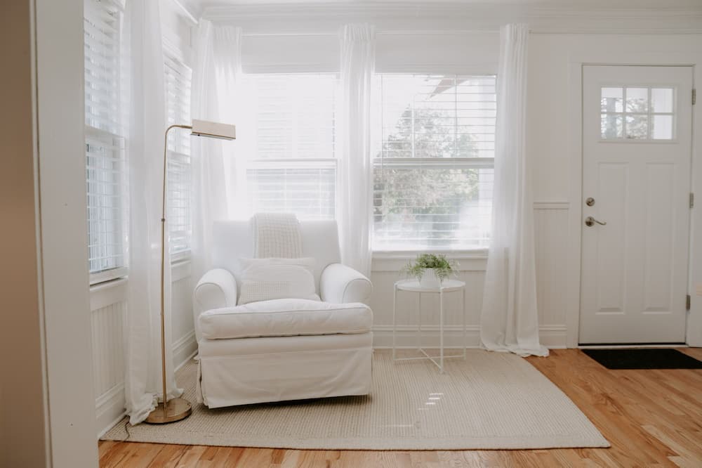 Photo of Livingroom in Glen Ellyn