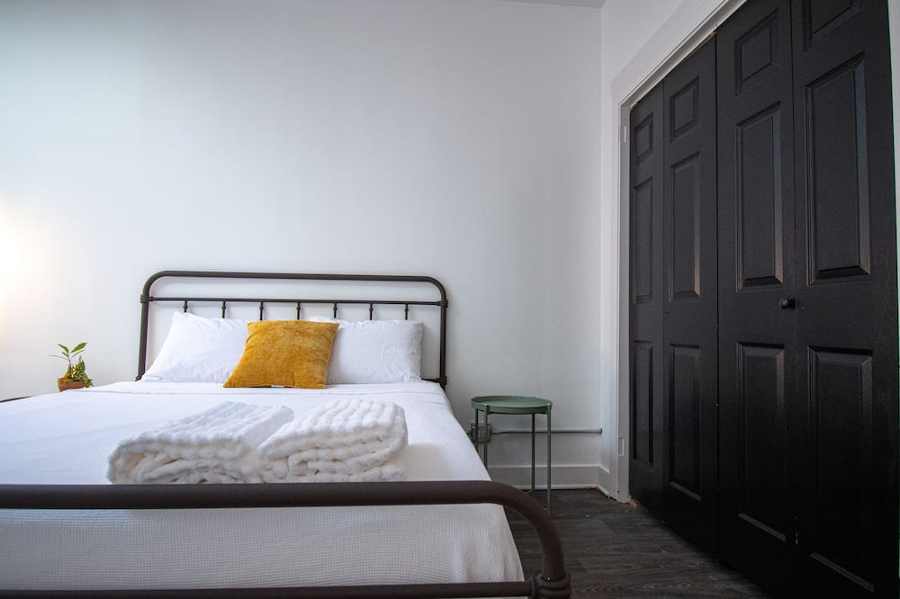 Photo of Bedroom in North Chicago