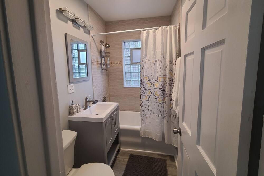 Photo of Bathroom in Berwyn
