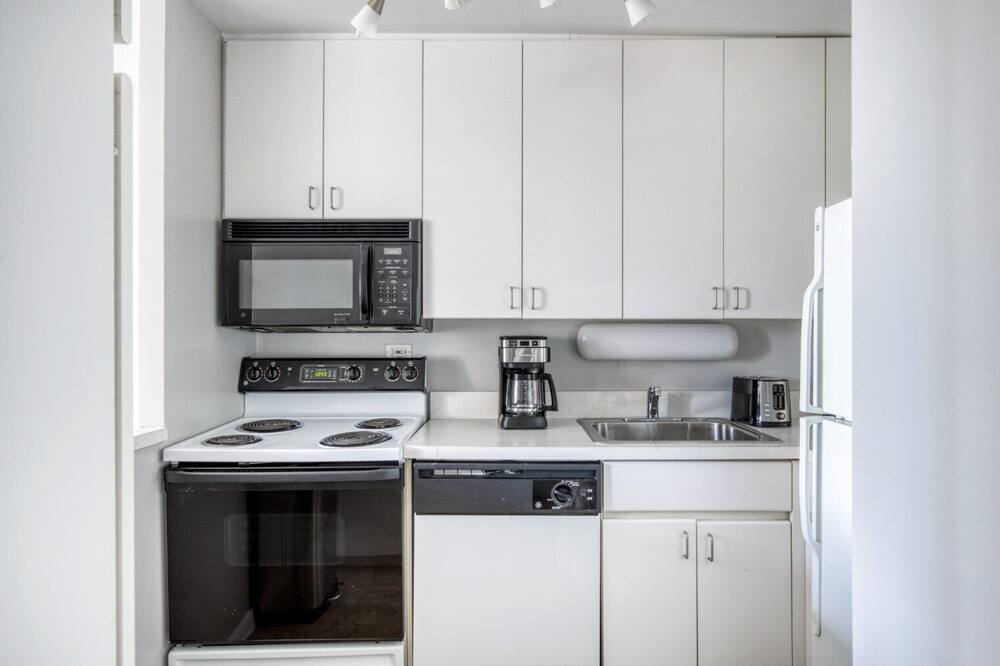 Photo of Kitchen in Lake View East