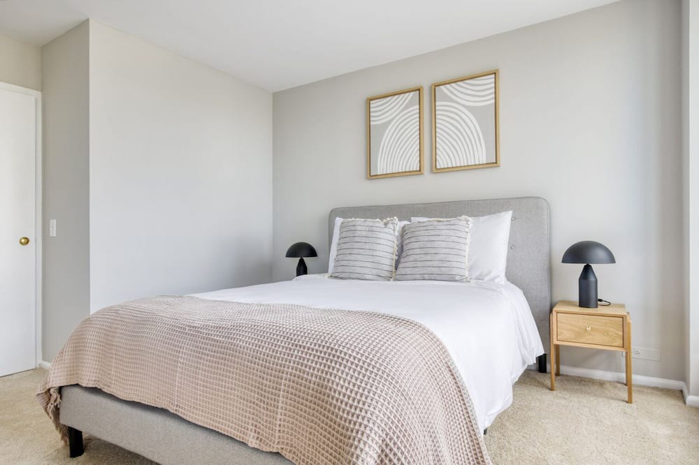 Photo of Bedroom in Lake View East