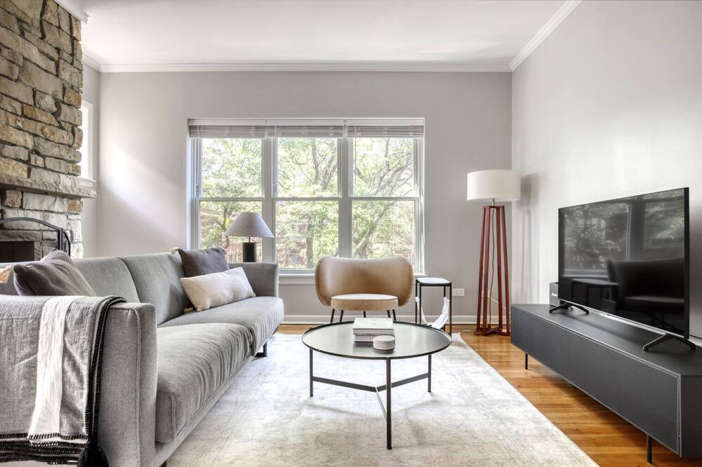 Photo of Livingroom in Lakeview