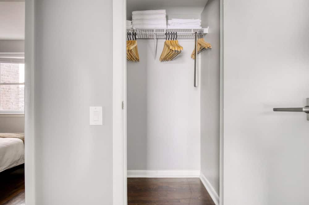Photo of Bedroom in Lakeview
