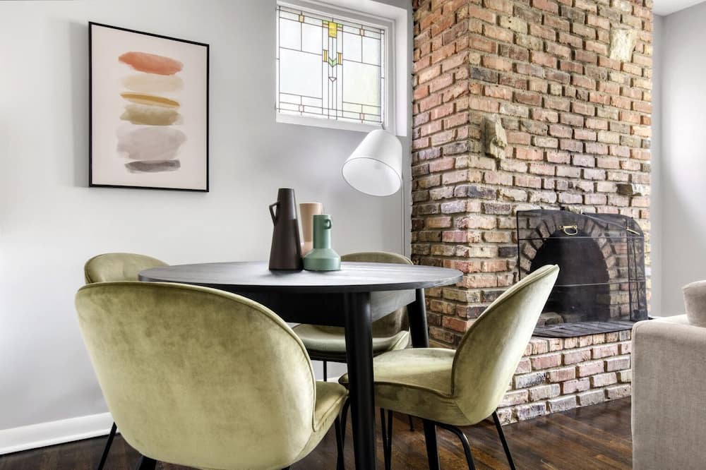 Photo of Bedroom in Lakeview
