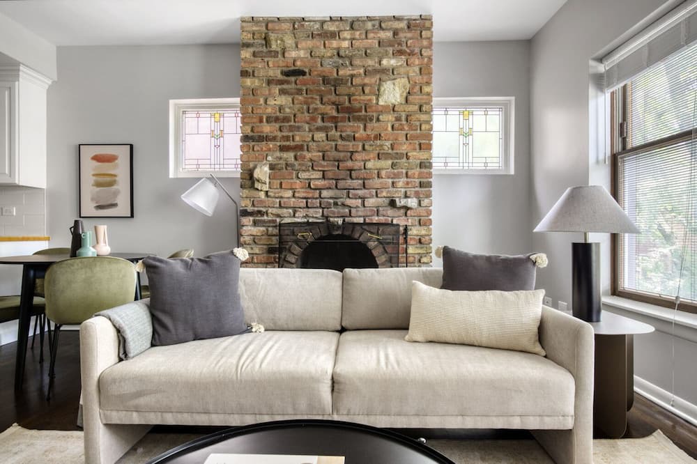 Photo of Livingroom in Lakeview
