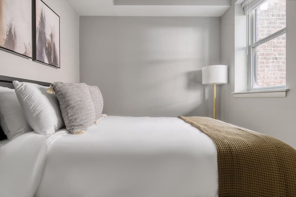 Photo of Bedroom in Lakeview