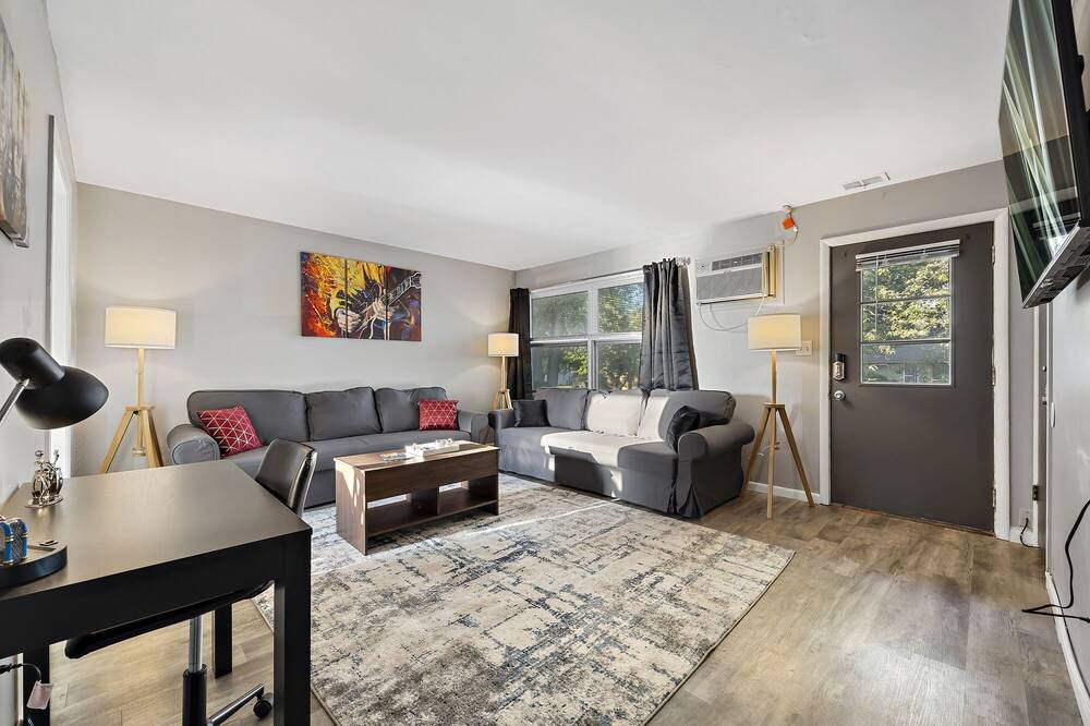 Photo of Livingroom in Aurora