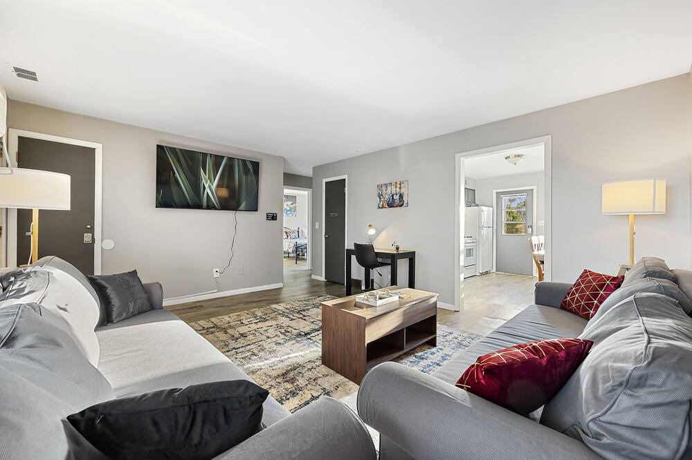 Photo of Livingroom in Aurora