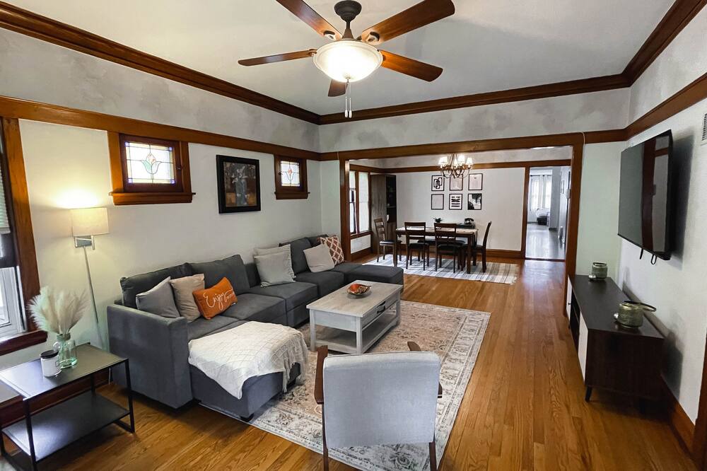 Photo of Livingroom in Forest Park
