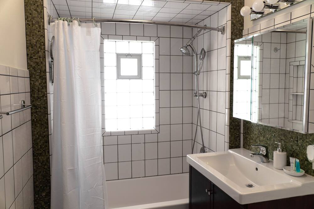 Photo of Bathroom in Forest Park