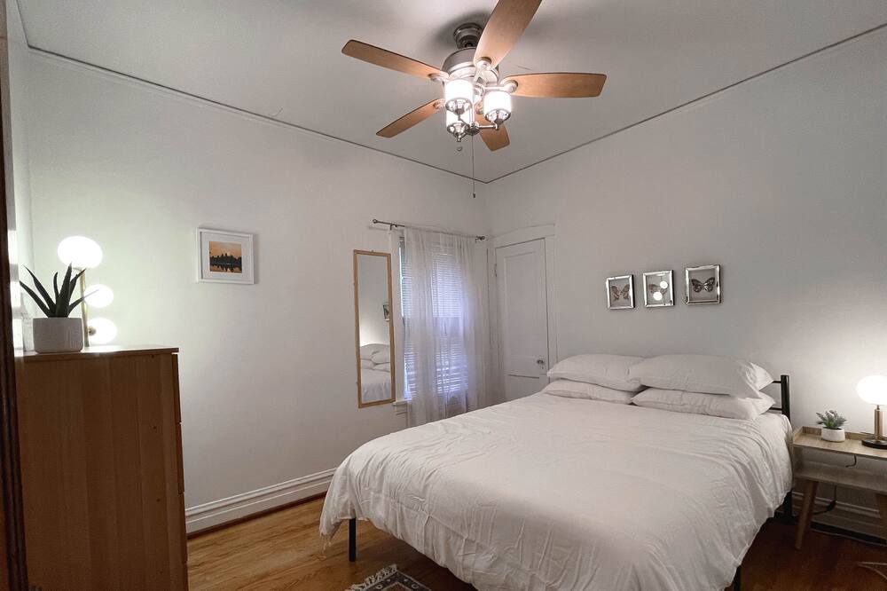 Photo of Bedroom in Forest Park