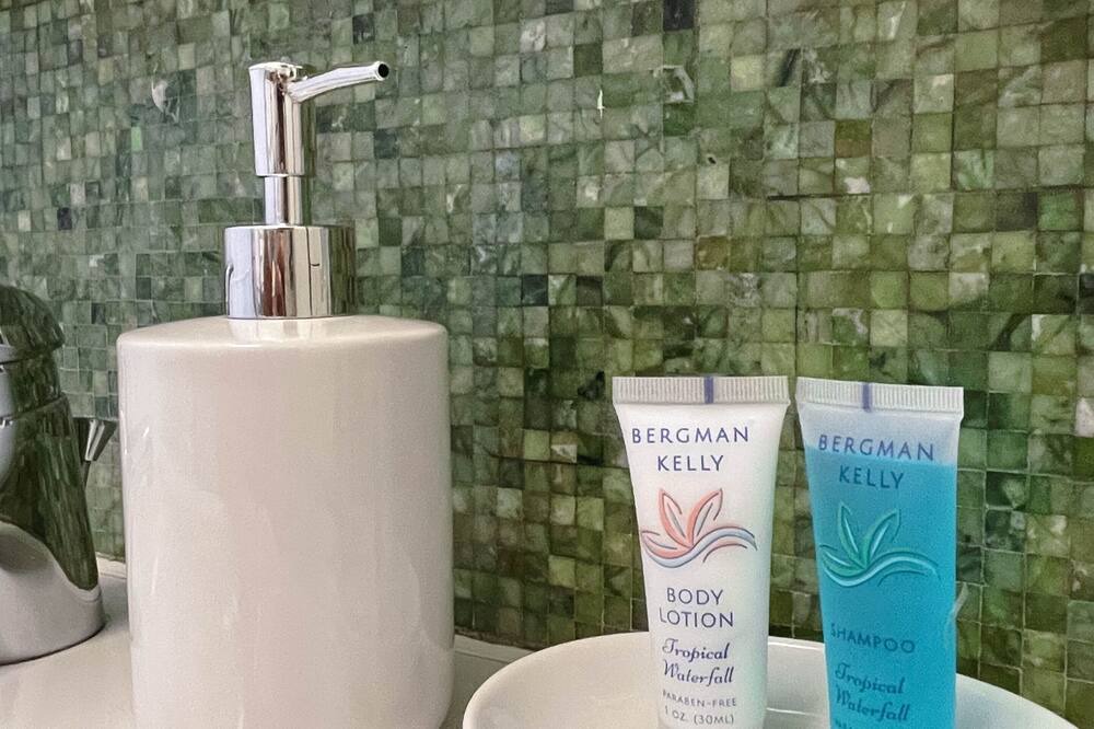 Photo of Bathroom in Forest Park