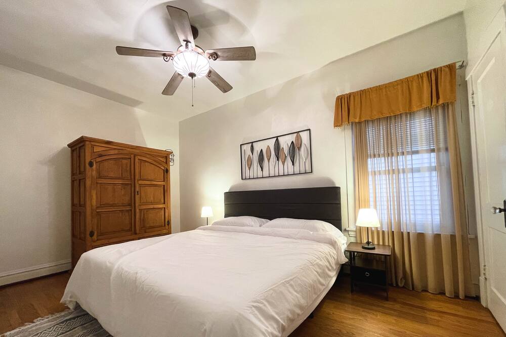 Photo of Bedroom in Forest Park