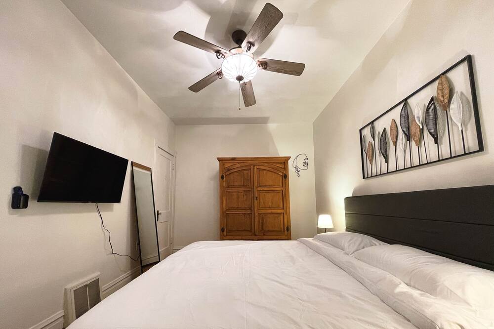 Photo of Bedroom in Forest Park