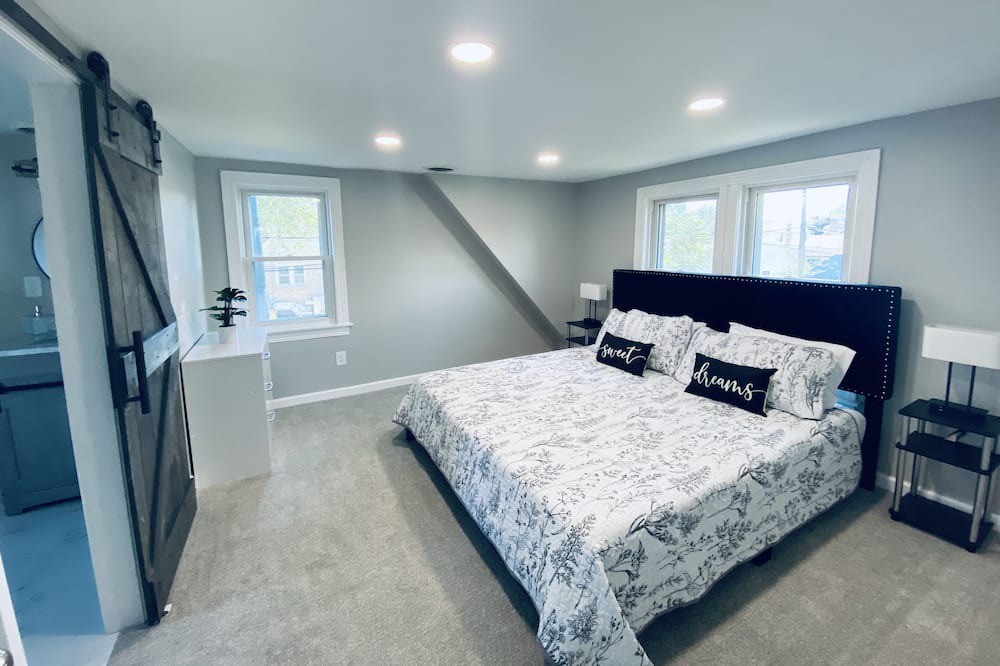 Photo of Bedroom in Wood Dale