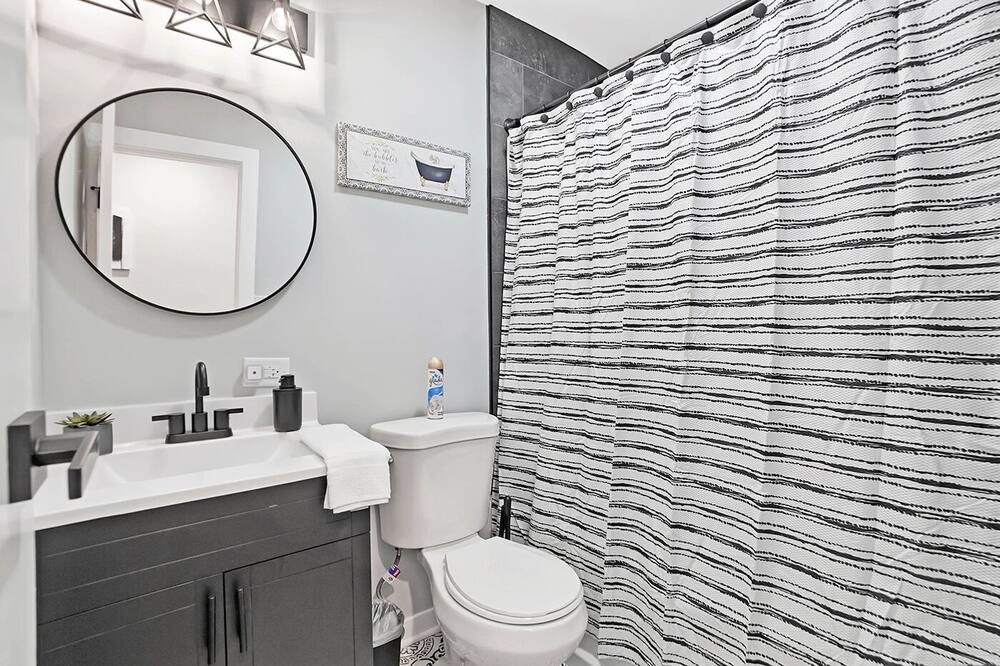 Photo of Bathroom in Glendale Heights