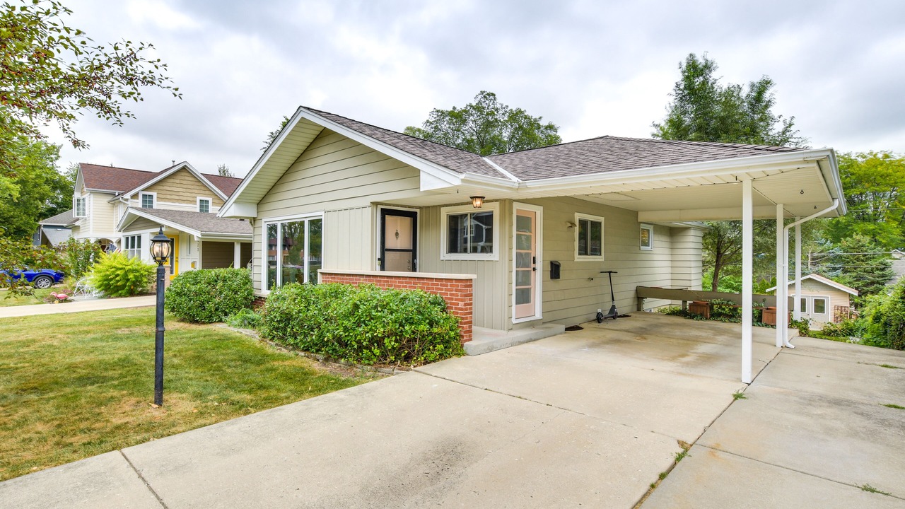 Photo of Outdoor in Glen Ellyn