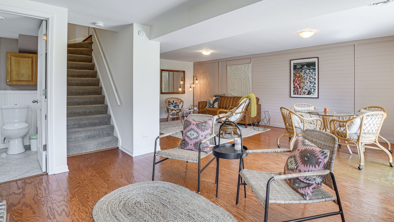 Photo of Livingroom in Glen Ellyn