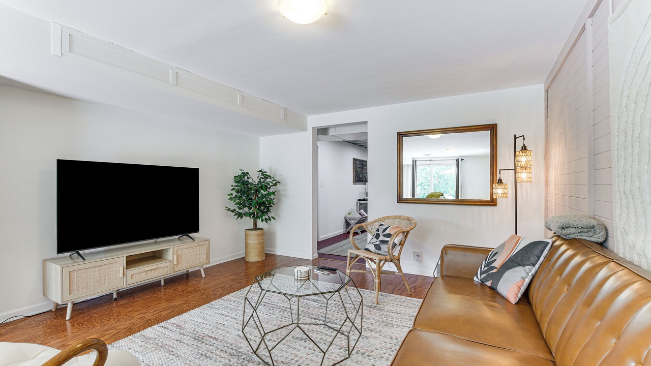 Photo of Livingroom in Glen Ellyn