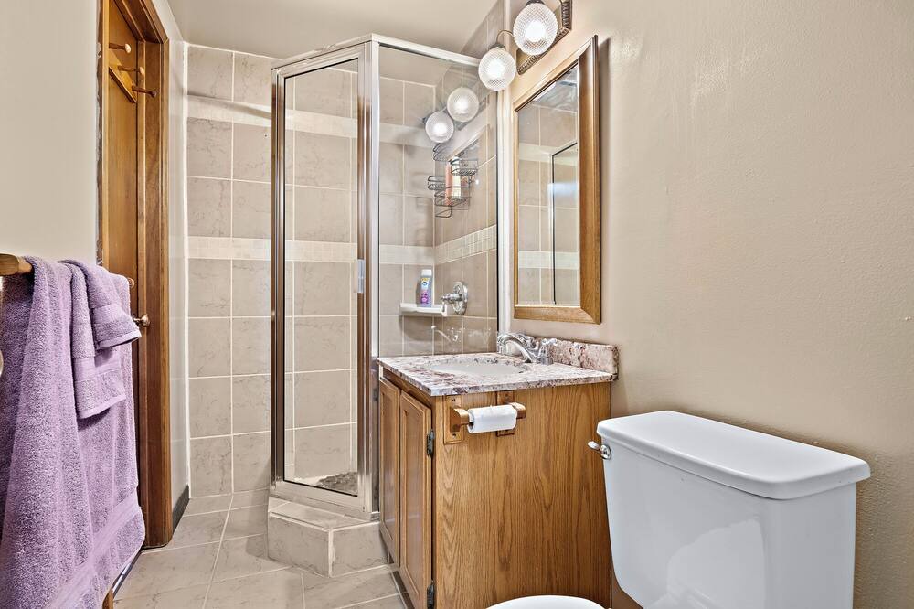 Photo of Bathroom in Elgin