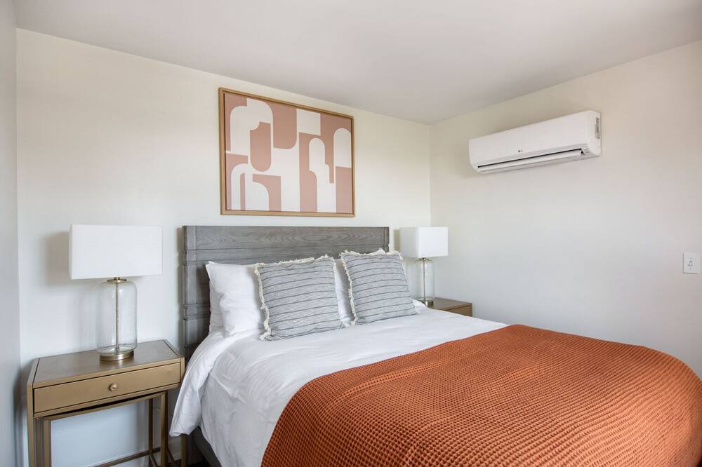 Photo of Bedroom in Uptown
