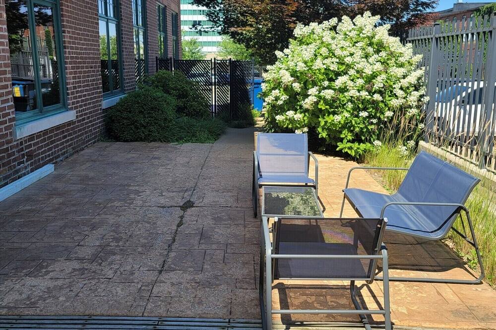 Photo of Outdoor in Downtown Springfield