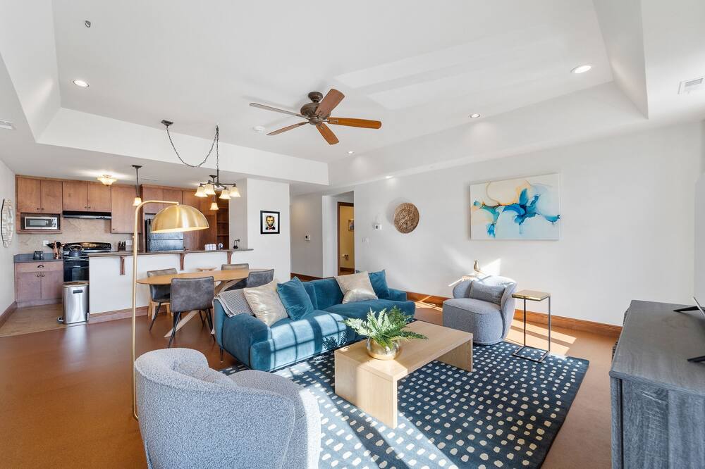 Photo of Livingroom in Downtown Springfield