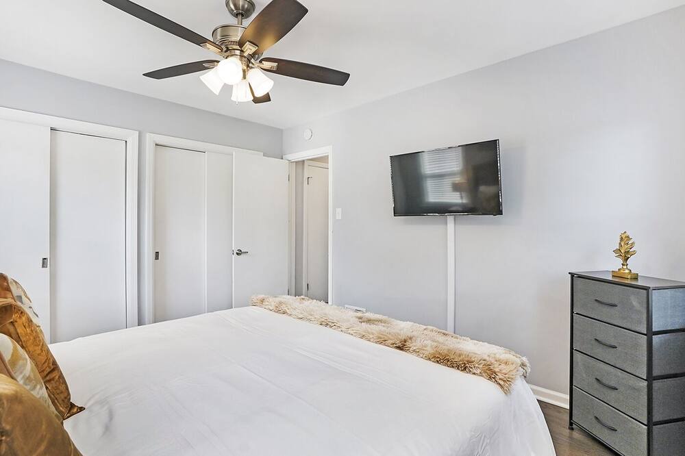 Photo of Bedroom in Homewood