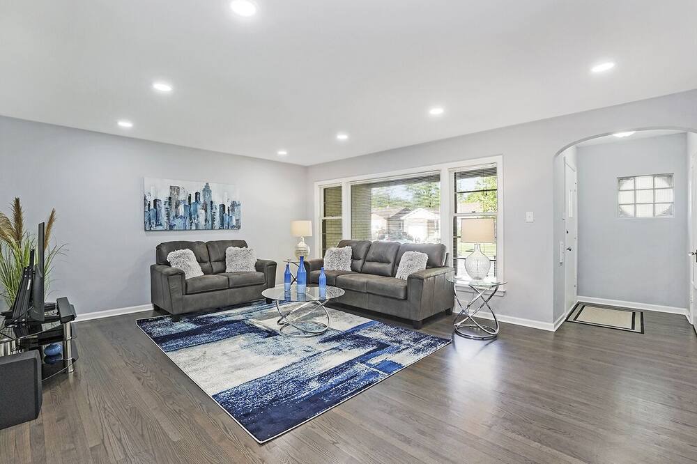 Photo of Livingroom in Homewood