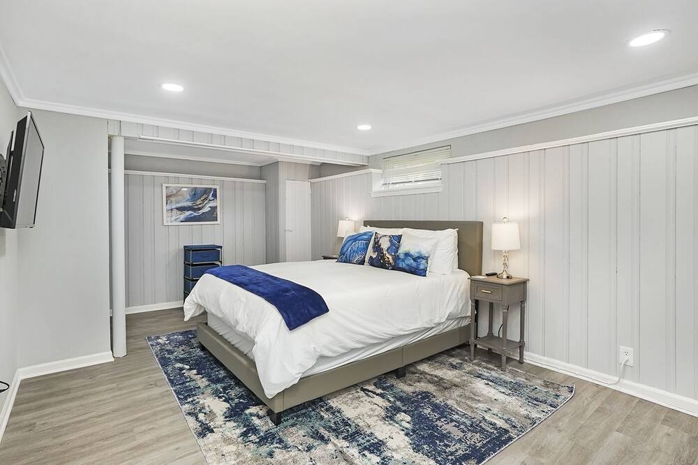 Photo of Bedroom in Homewood