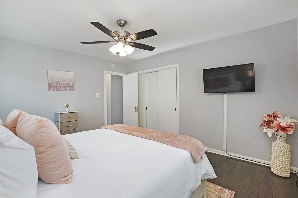 Photo of Bedroom in Homewood