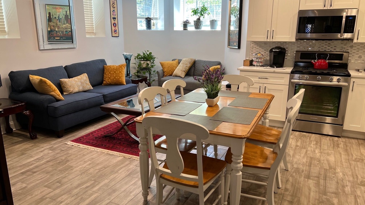 Photo of Livingroom in Lakeview