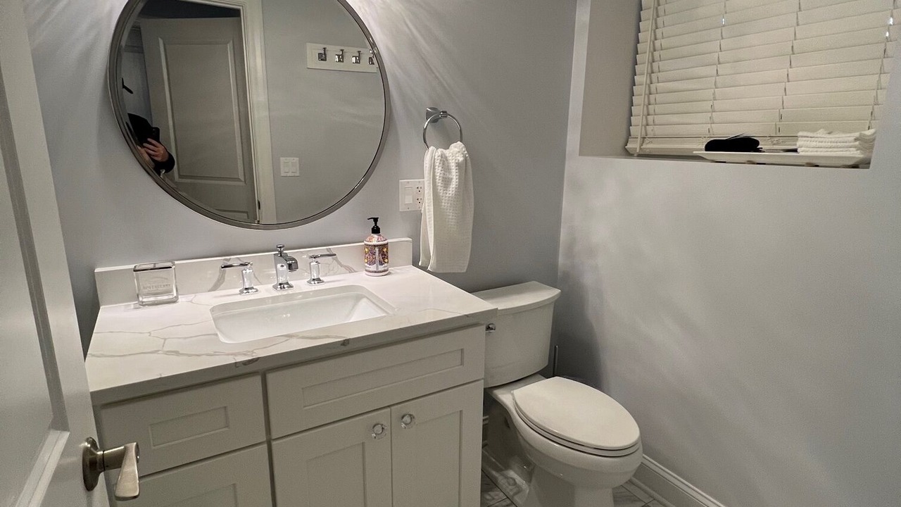 Photo of Bathroom in Lakeview