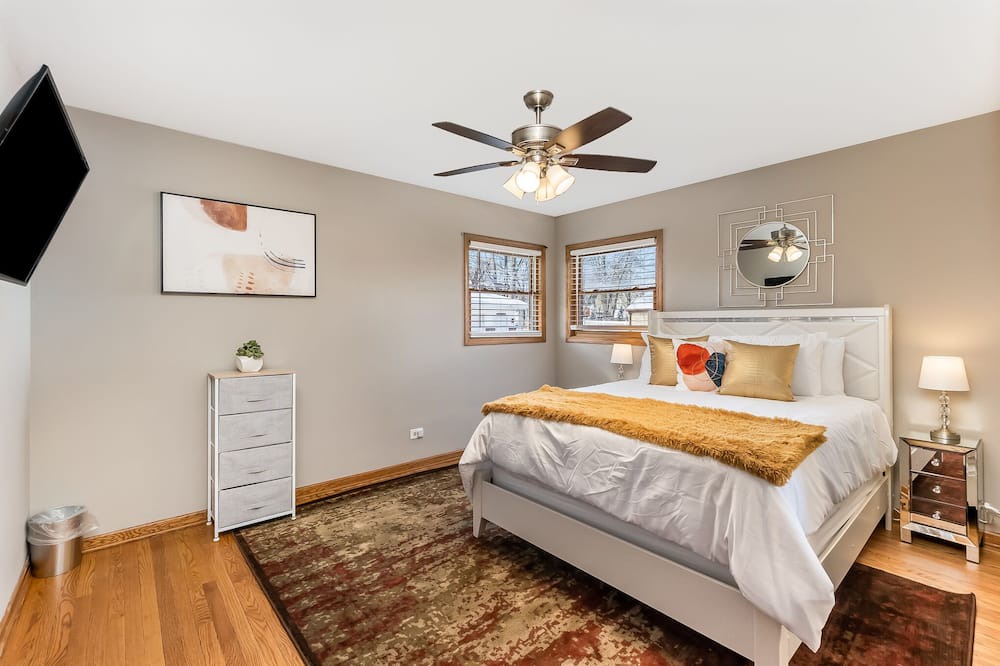 Photo of Bedroom in Itasca