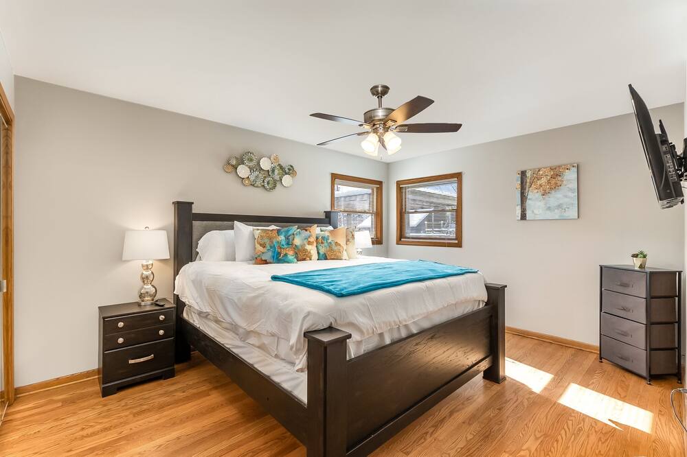 Photo of Bedroom in Itasca