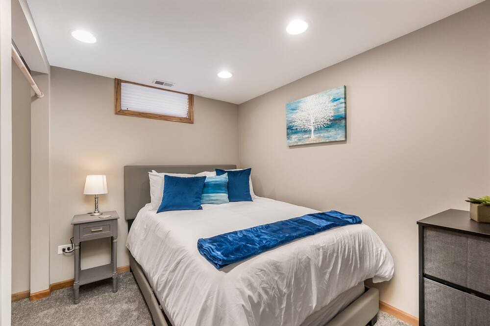 Photo of Bedroom in Itasca