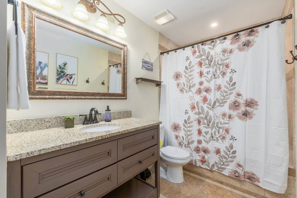 Photo of Bathroom in Roselle