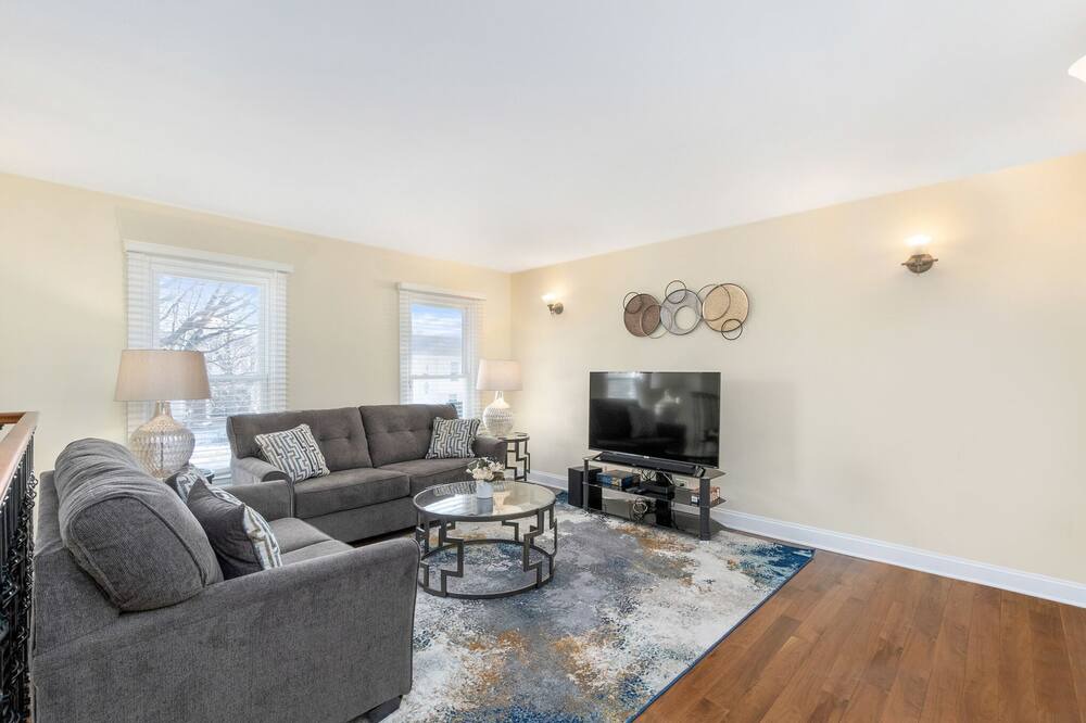 Photo of Livingroom in Roselle