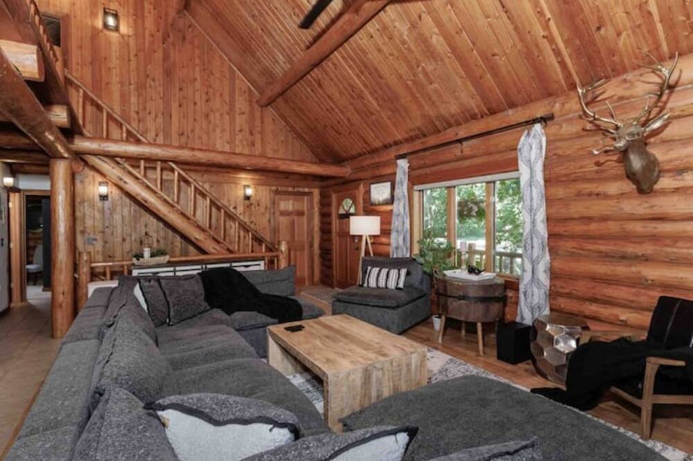 Photo of Livingroom in Lawndale