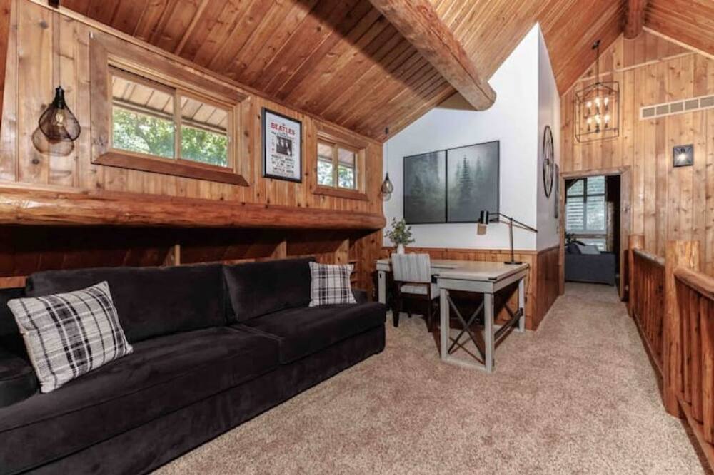 Photo of Livingroom in Lawndale