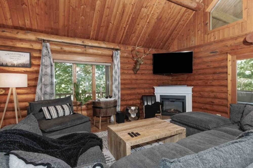 Photo of Livingroom in Lawndale