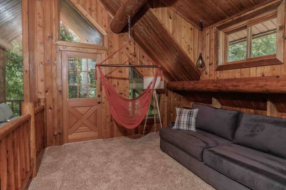 Photo of Livingroom in Lawndale