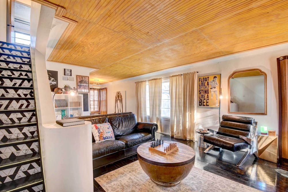 Photo of Livingroom in Belleville