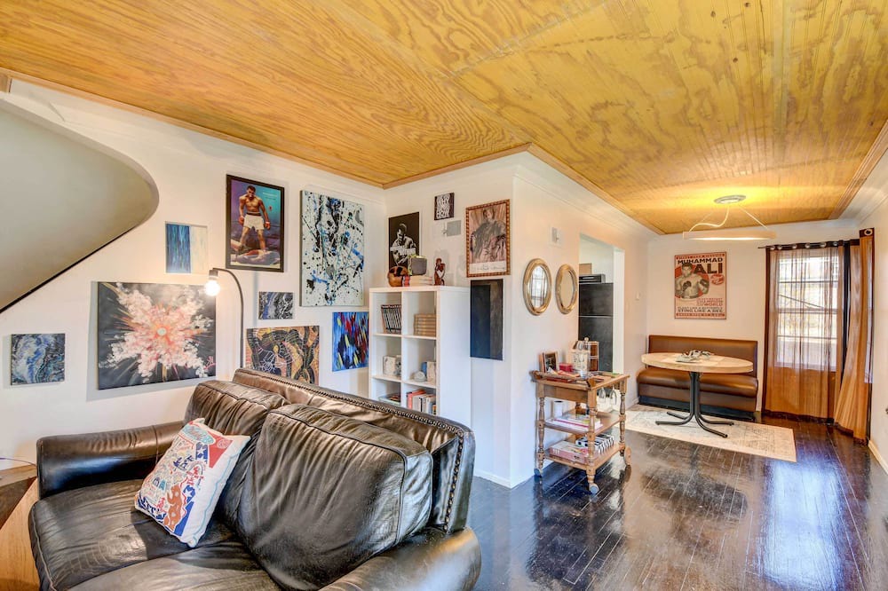 Photo of Livingroom in Belleville