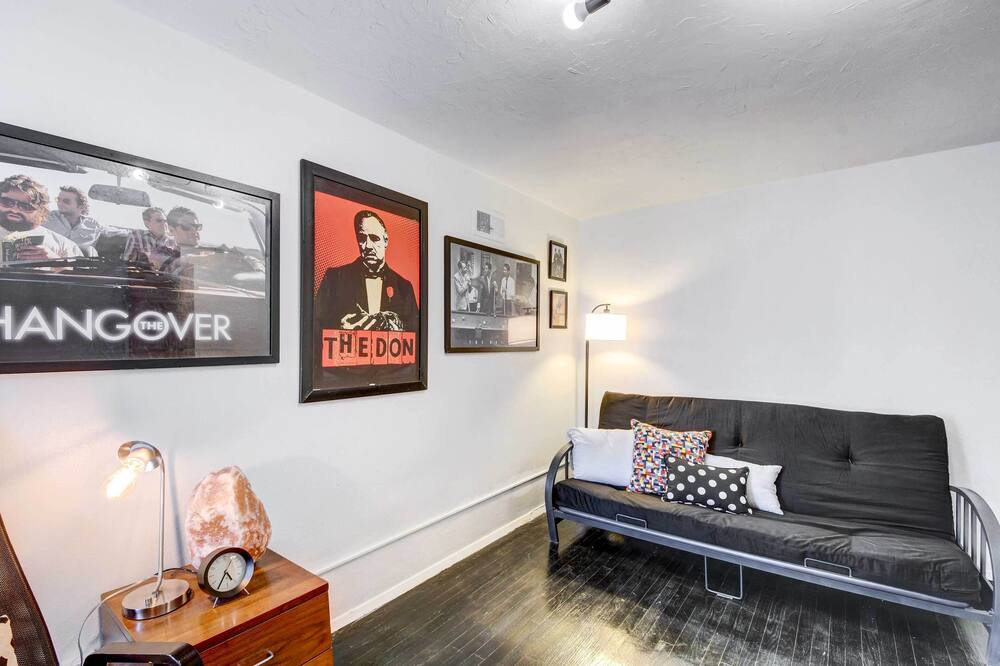 Photo of Livingroom in Belleville